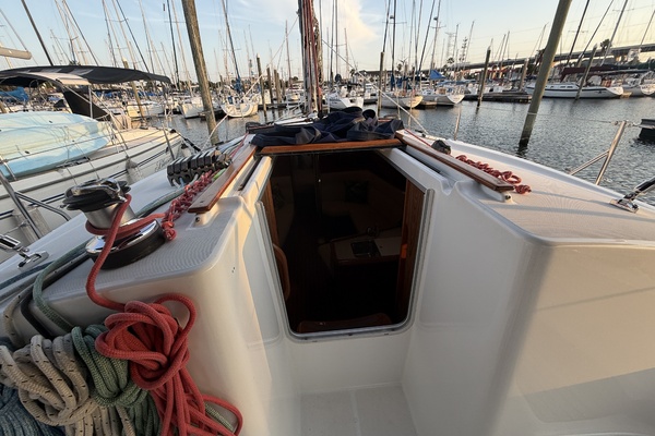 Slip Stream  35ft Jeanneau Yacht For Sale