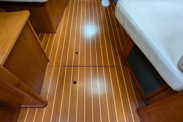 Slip Stream  35ft Jeanneau Yacht For Sale