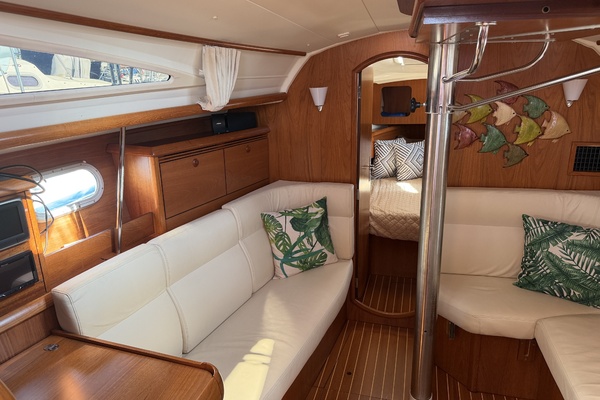 Slip Stream  35ft Jeanneau Yacht For Sale