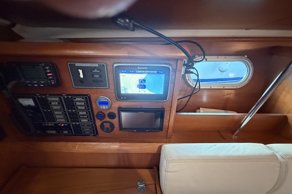 Slip Stream  35ft Jeanneau Yacht For Sale