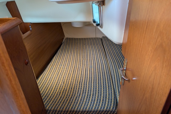 Slip Stream  35ft Jeanneau Yacht For Sale
