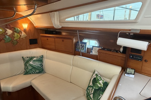 Slip Stream  35ft Jeanneau Yacht For Sale