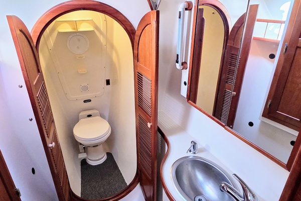 Masquerade 37ft Grainger Yacht For Sale