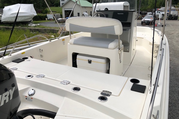 RUNAWAY 20ft Boston Whaler Yacht For Sale
