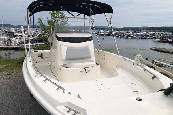 RUNAWAY 20ft Boston Whaler Yacht For Sale