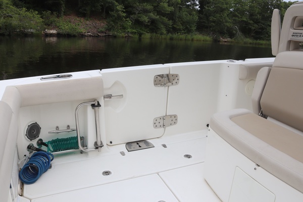 33ft Boston Whaler Yacht For Sale
