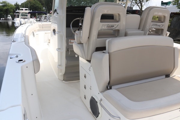 33ft Boston Whaler Yacht For Sale