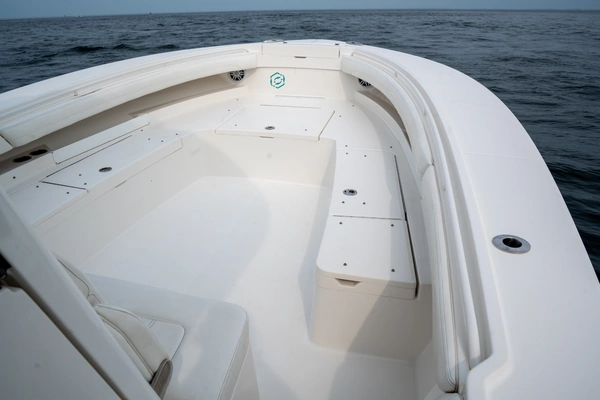 Regulator 34 Yacht For Sale
