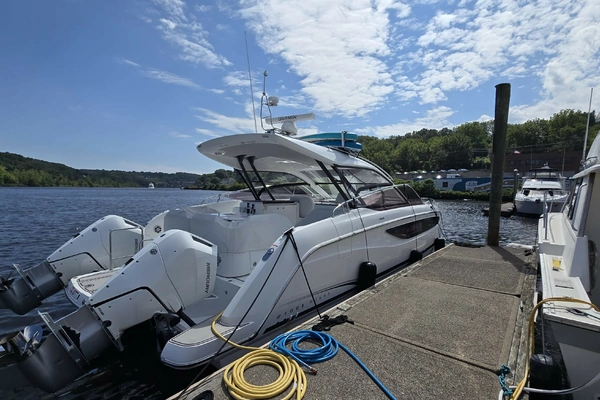 38-ft-Four Winns-2025-TH36-SeaRumDipity Norwich  Connecticut United States  yacht for sale