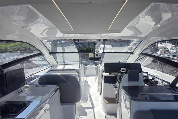 SeaRumDipity 38ft Four Winns Yacht For Sale