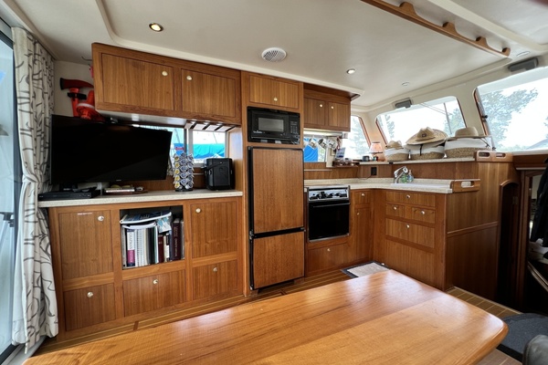 39ft Mainship Yacht For Sale