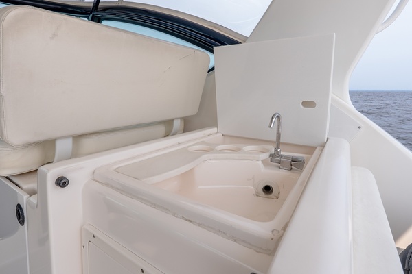 CRYSTAL SPRING 38ft Tiara Yachts Yacht For Sale