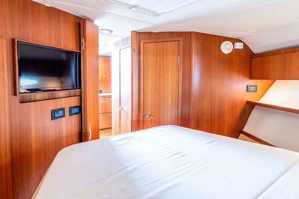 CRYSTAL SPRING 38ft Tiara Yachts Yacht For Sale