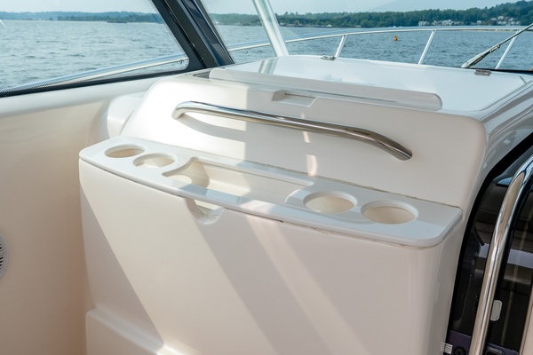 CRYSTAL SPRING 38ft Tiara Yachts Yacht For Sale