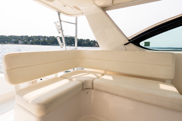 CRYSTAL SPRING 38ft Tiara Yachts Yacht For Sale