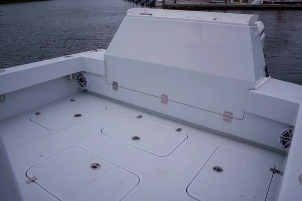 Conch 33 Yacht For Sale