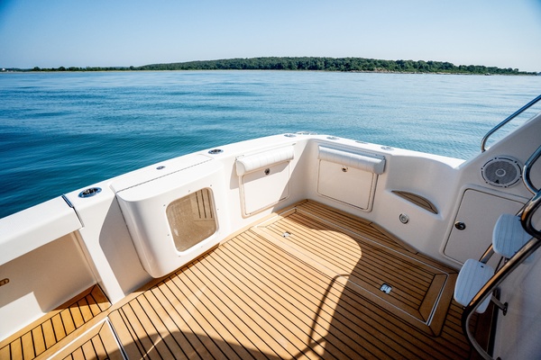 Hook d Hemm 38ft Riviera Yacht For Sale