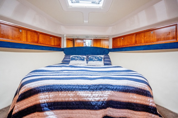 Hook d Hemm 38ft Riviera Yacht For Sale