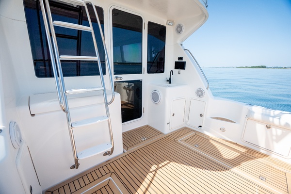 Hook d Hemm 38ft Riviera Yacht For Sale