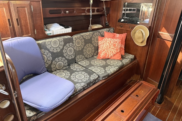 Josephine 38ft Ericson Yacht For Sale