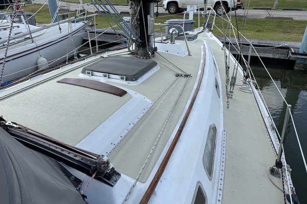 Josephine 38ft Ericson Yacht For Sale