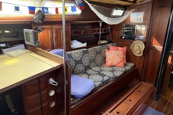 Josephine 38ft Ericson Yacht For Sale