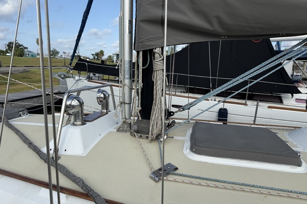 Josephine 38ft Ericson Yacht For Sale
