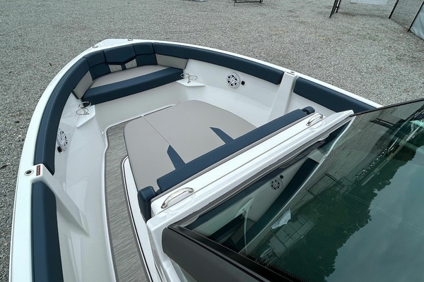 25ft Monterey Yacht For Sale