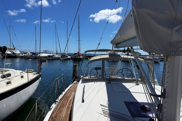EFFORTLESS 37ft Hanse Yacht For Sale
