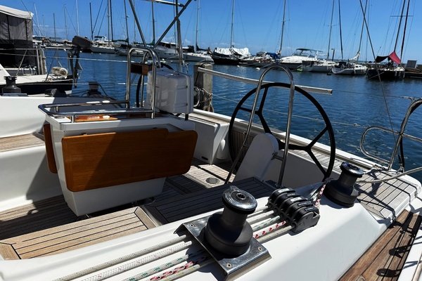 EFFORTLESS 37ft Hanse Yacht For Sale