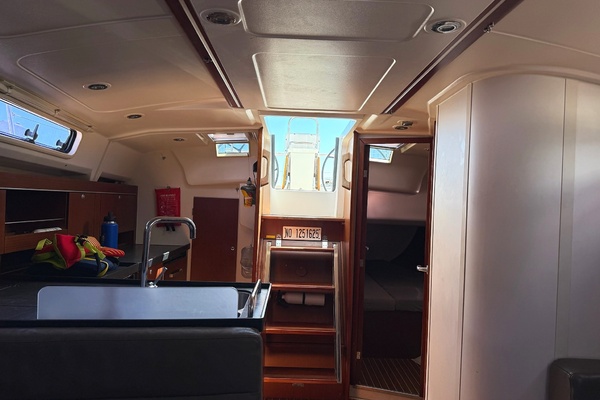 EFFORTLESS 37ft Hanse Yacht For Sale