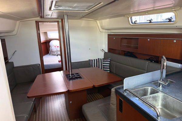 EFFORTLESS 37ft Hanse Yacht For Sale