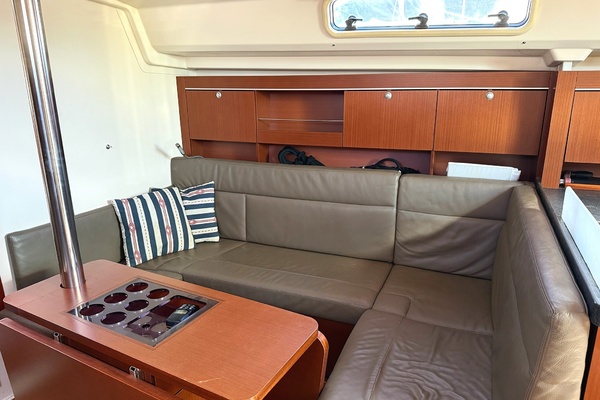 EFFORTLESS 37ft Hanse Yacht For Sale