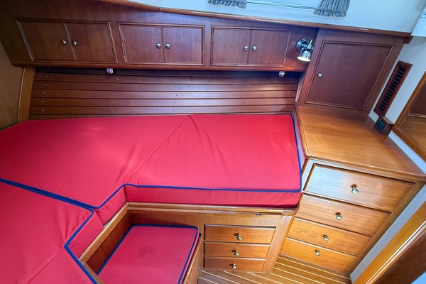 Candide 38ft Grand Banks Yacht For Sale