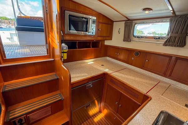 Candide 38ft Grand Banks Yacht For Sale