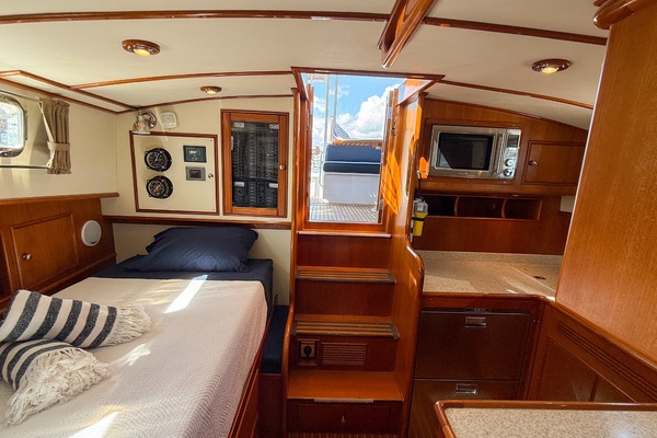 Candide 38ft Grand Banks Yacht For Sale