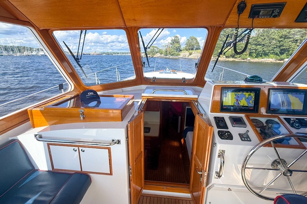 Candide 38ft Grand Banks Yacht For Sale