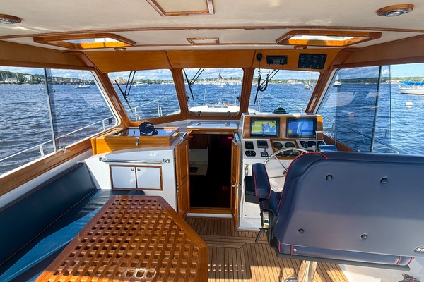 Candide 38ft Grand Banks Yacht For Sale