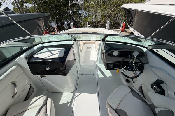 22ft Four Winns Yacht For Sale