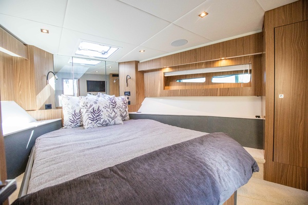 50ft Cruisers Yachts Yacht For Sale