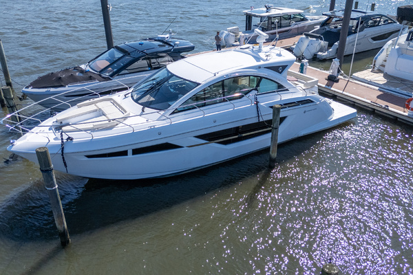 50ft Cruisers Yachts Yacht For Sale