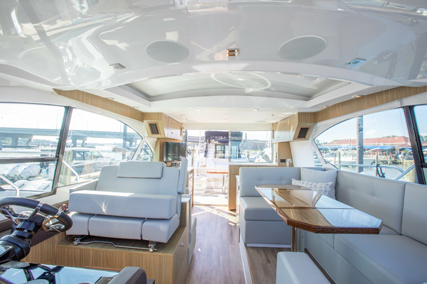 50ft Cruisers Yachts Yacht For Sale