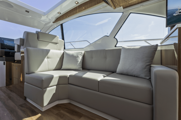50ft Cruisers Yachts Yacht For Sale