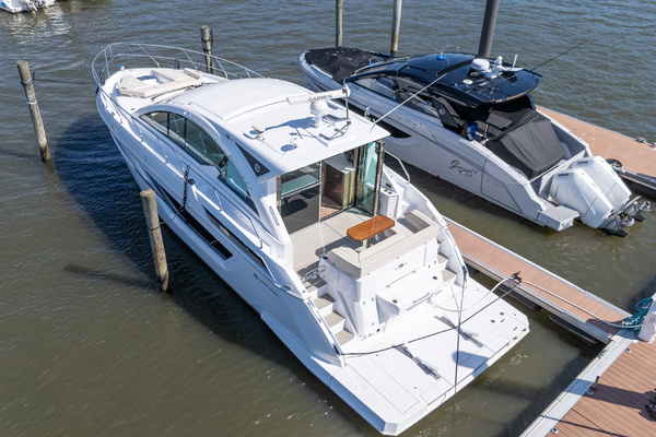 50ft Cruisers Yachts Yacht For Sale