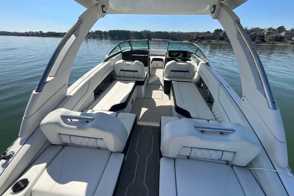 27ft Regal Yacht For Sale
