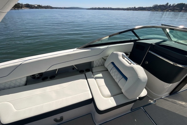 27ft Regal Yacht For Sale