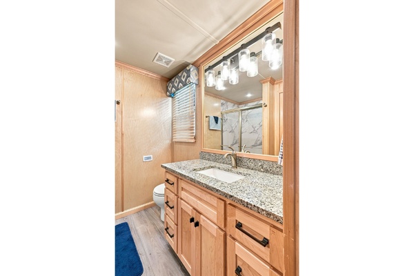OFF DUTY 77ft Sumerset Yacht For Sale