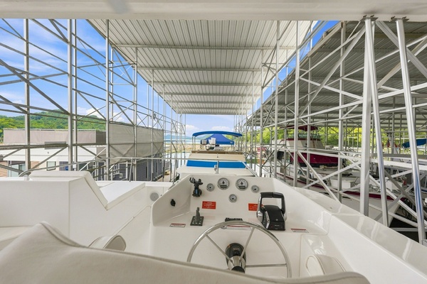 OFF DUTY 77ft Sumerset Yacht For Sale