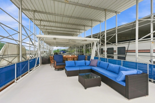OFF DUTY 77ft Sumerset Yacht For Sale