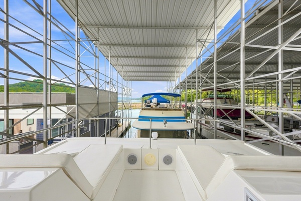 OFF DUTY 77ft Sumerset Yacht For Sale